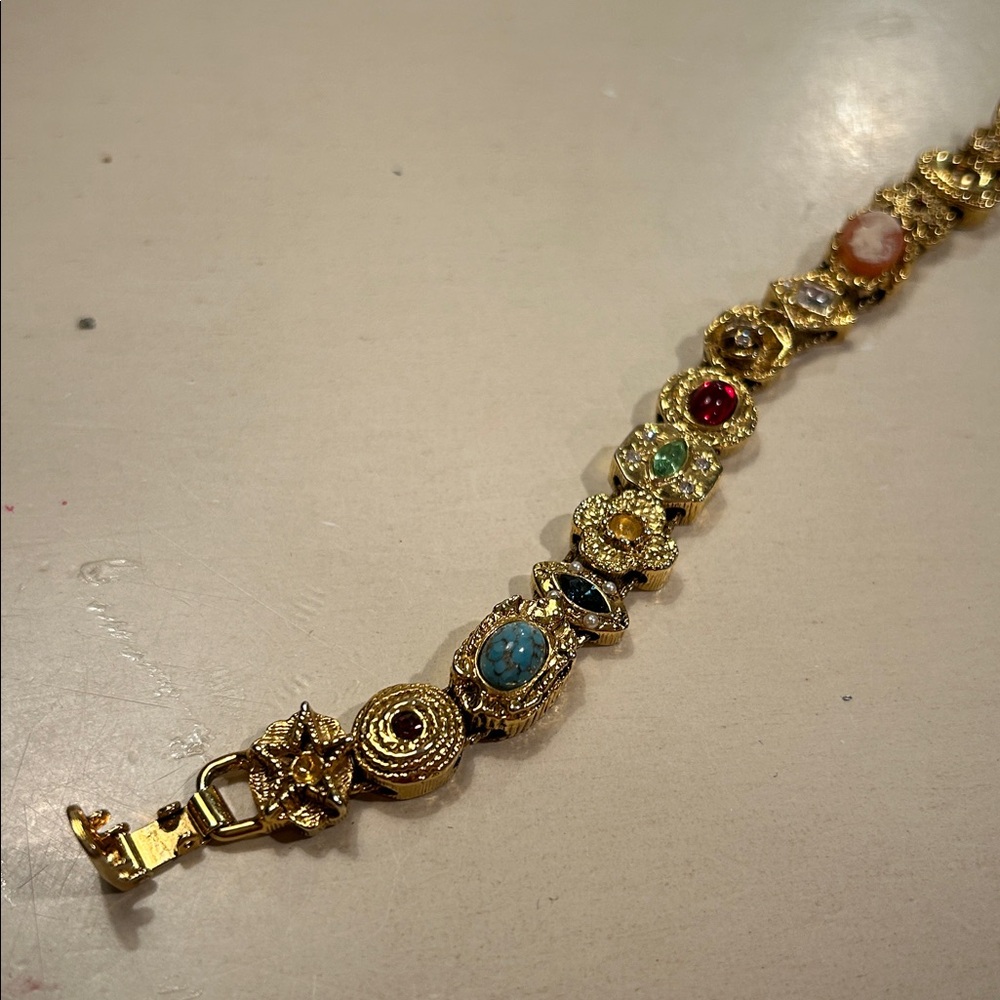 Gorgeous Vintage Victorian Revival Unsigned GOLDETTE Gold Slide Charm Bracelet - Picture 7 of 14